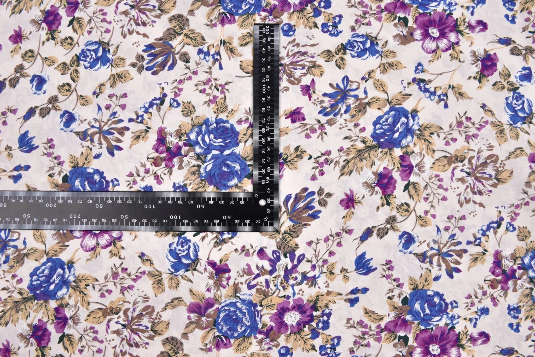 100% Cotton Loom Line Roses Bloom Fabric - 3099