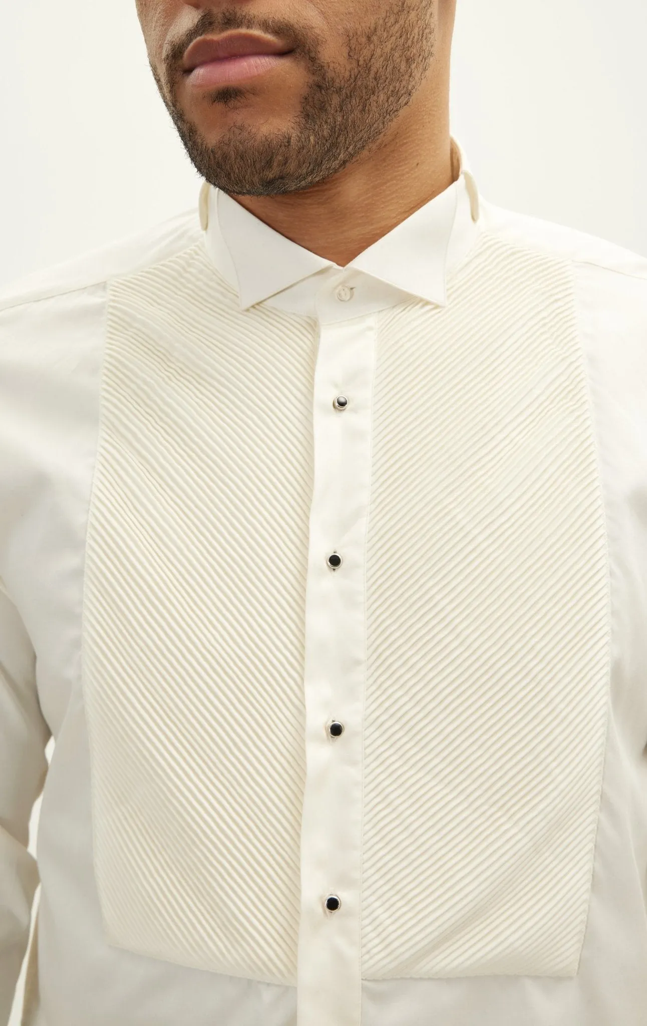 Diagonal Pleated Wing Tip Collar Shirt - Beige