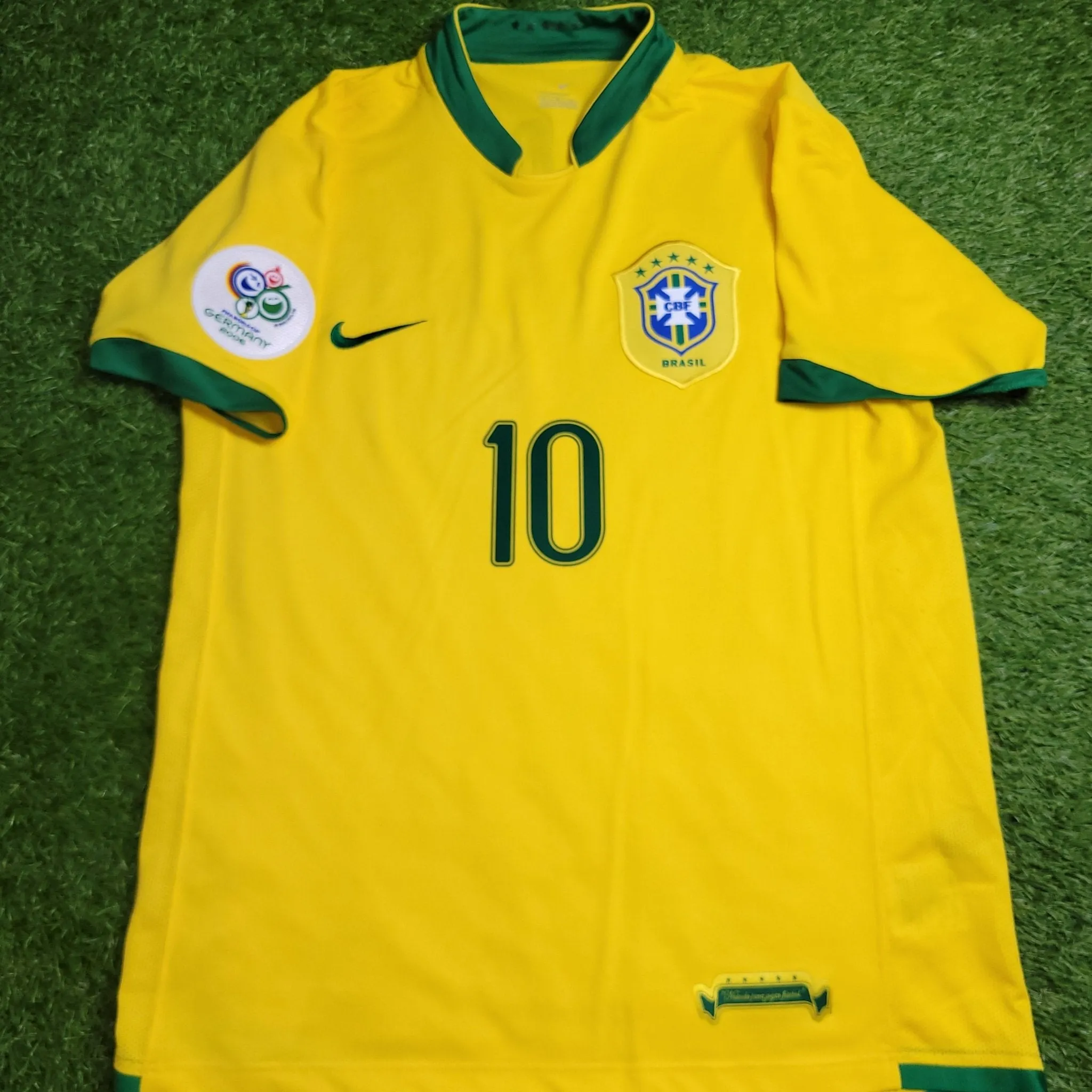 Ronaldinho Brazil 2006 World Cup Home Soccer Jersey Shirt M SKU# 103889