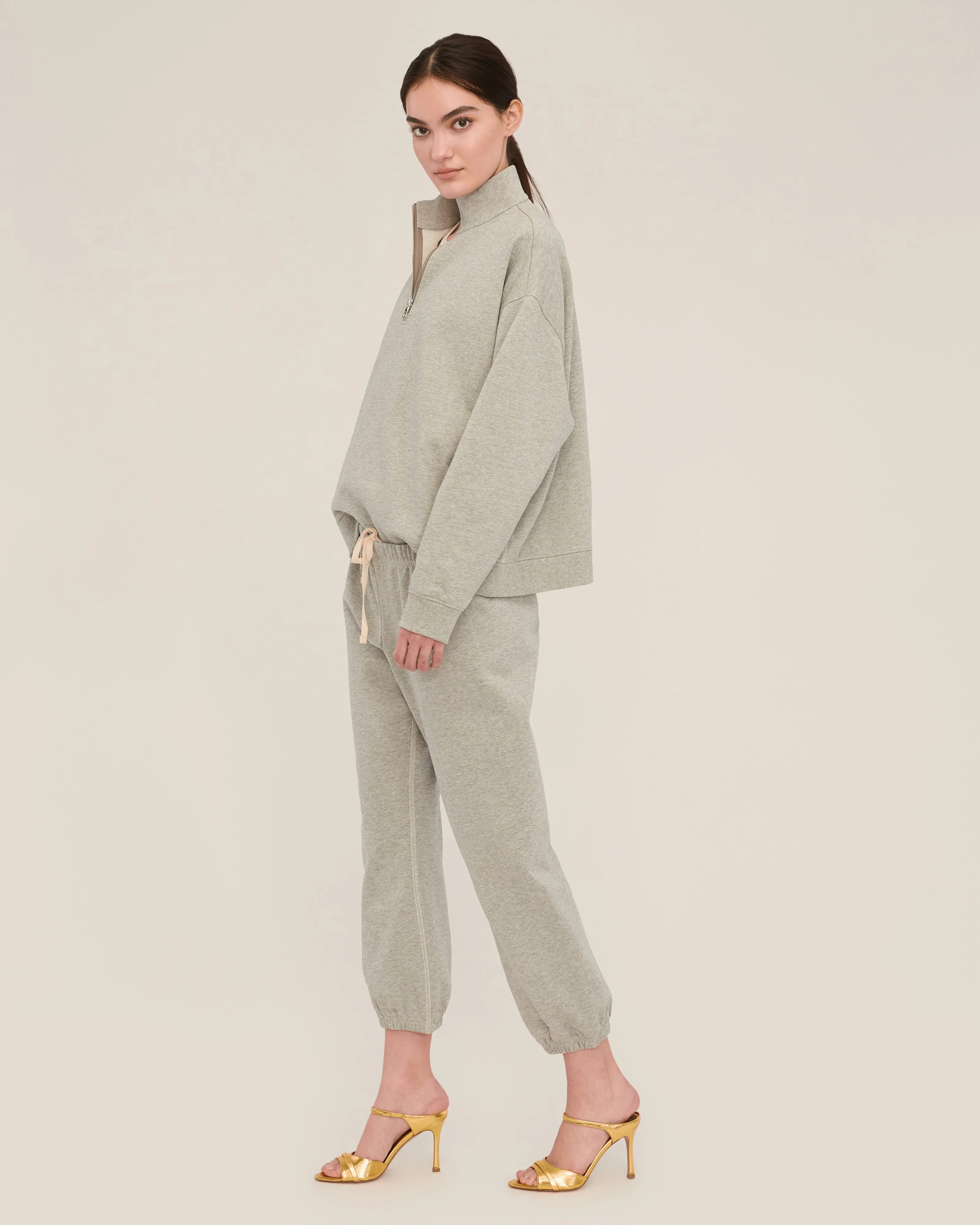 Teagan Quarter Zip Sweatshirt in Heather Grey