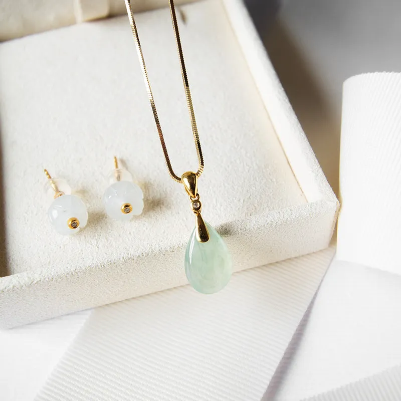 Teardrop Jade Pendant with Diamond